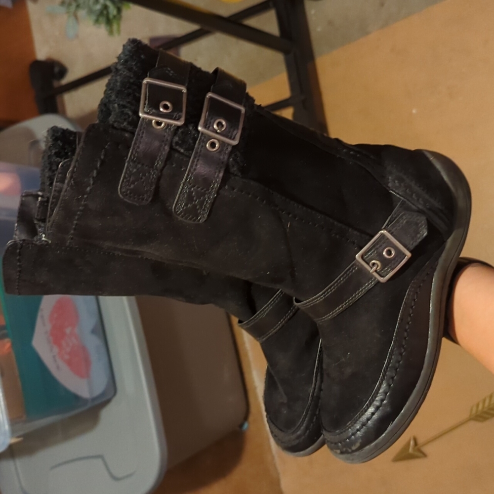 Girls zip up Bearpaw Boots